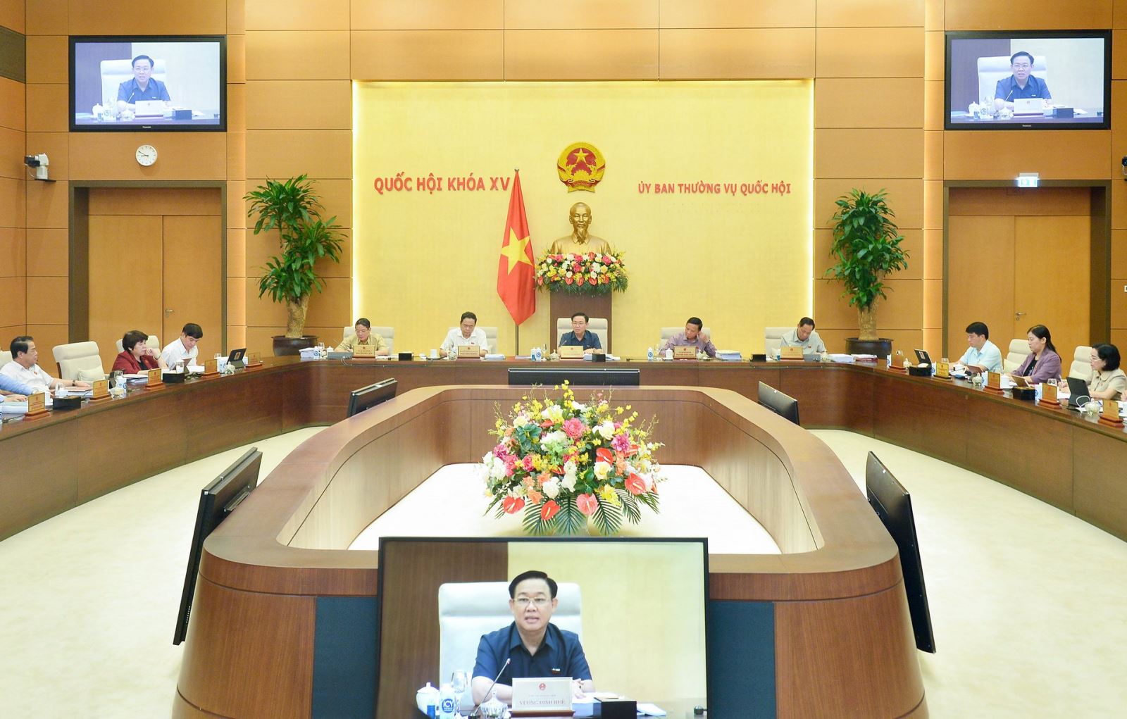 Thường vụ Quốc hội cho ý kiến về dự án Luật Đất đai (sửa đổi)