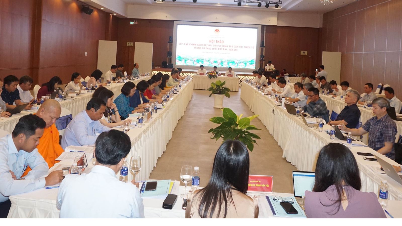 Hội thảo góp ý về chính sách đất đai đối với đồng bào DTTS