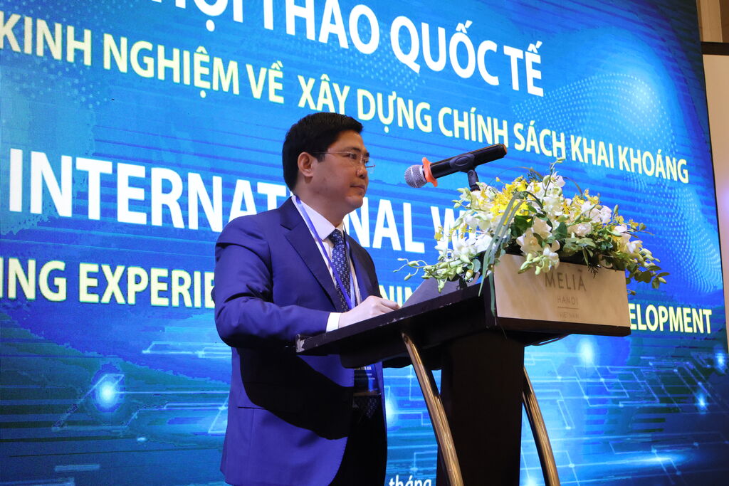 Chia sẻ kinh nghiệm quốc tế về xây dựng chính sách khai khoáng