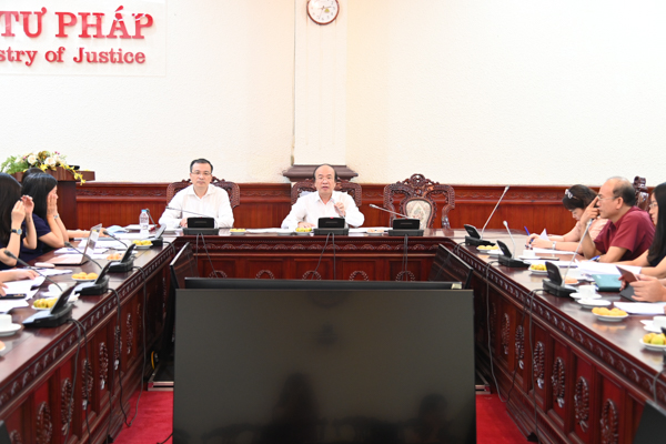 Tiếp tục rà soát các quy định về tổ chức bộ máy, chức năng, nhiệm vụ của tổ chức pháp chế