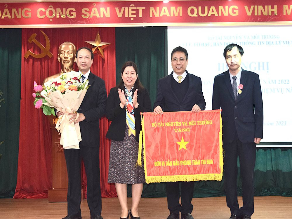 Tập trung xây dựng văn bản quy phạm pháp luật, cơ sở dữ liệu nền địa lý Quốc gia