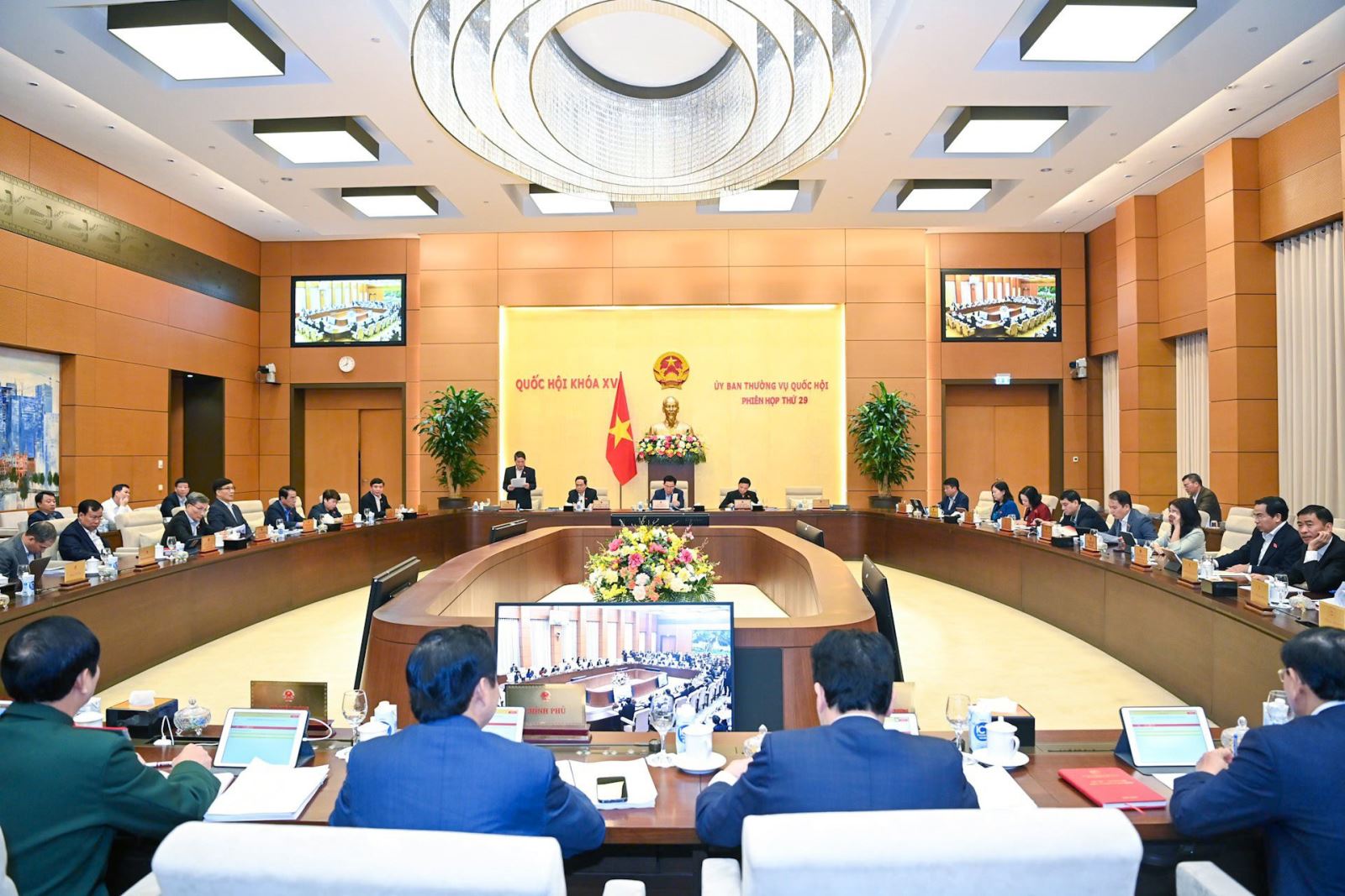 Ủy ban Thường vụ Quốc hội cho ý kiến về việc giải trình, tiếp thu, chỉnh lý dự thảo Luật Đất đai (sửa đổi)