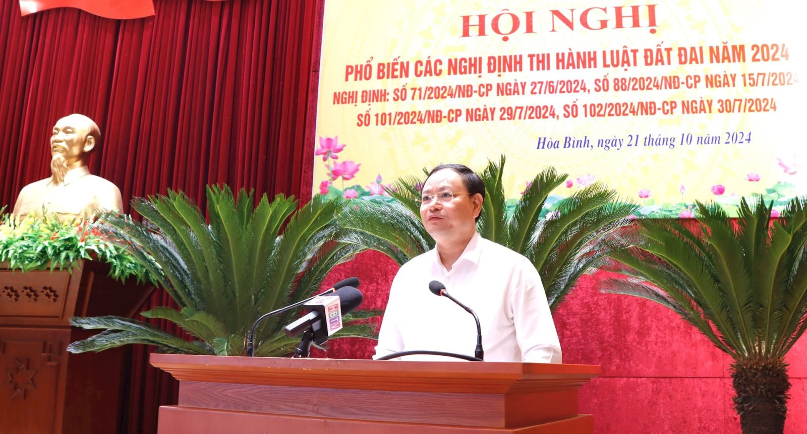 Bộ TN&MT phổ biến các Nghị định thi hành Luật Đất đai năm 2024 tại Hòa Bình