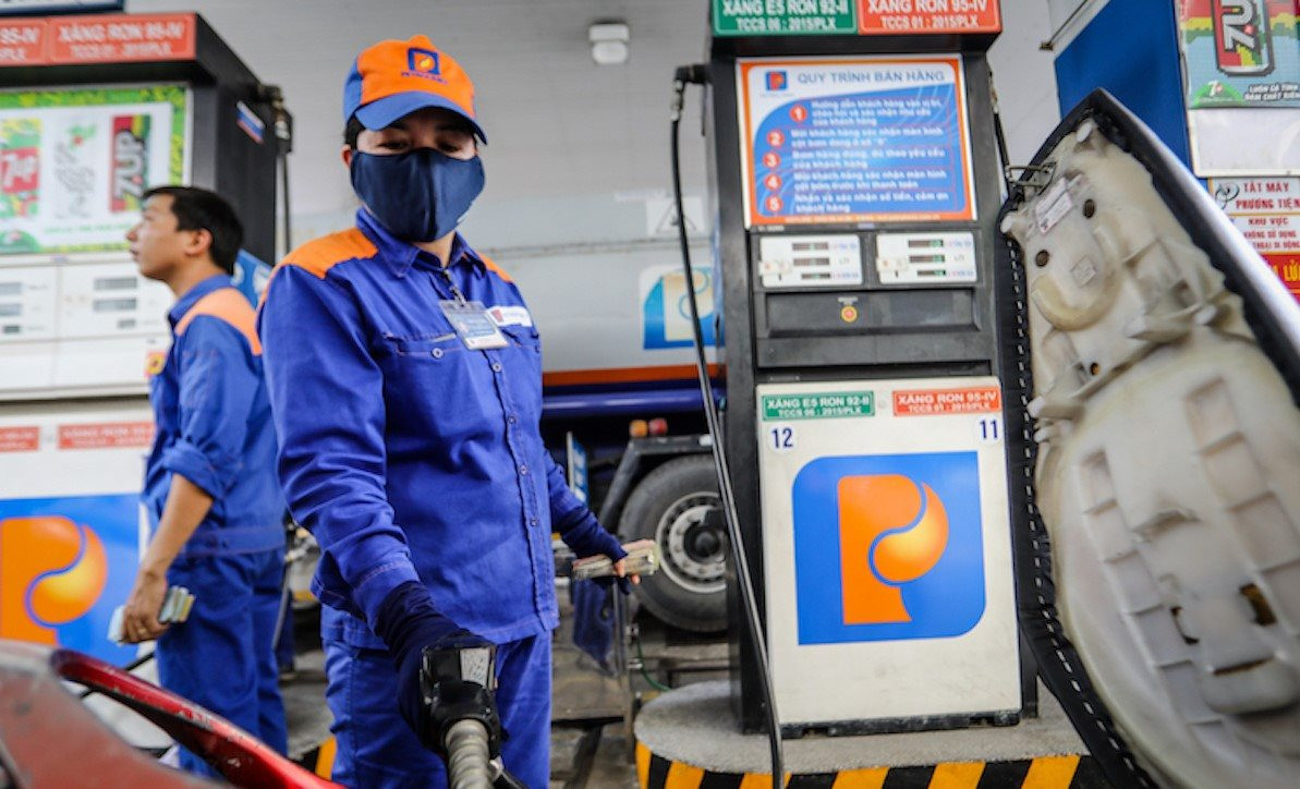 Đề xuất tiếp tục giữ mức sàn thuế bảo vệ môi trường đối với xăng, dầu
