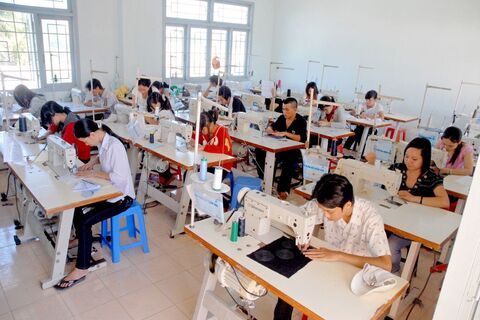 Chính sách hỗ trợ đào tạo, chuyển đổi nghề và tìm kiếm việc làm khi nhà nước thu hồi đất nông nghiệp