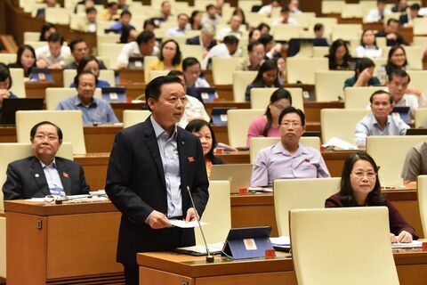 Bộ trưởng Trần Hồng Hà trả lời chất vấn của các Đại biểu Quốc hội