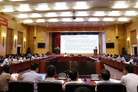 Hoàn thiện Đề án tăng cường năng lực hệ thống tổ chức và đội ngũ công chức, viên chức ngành tài nguyên và môi trường đến năm 2030